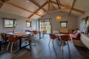 Interior - Lodge in Drenthe with Scenic Veranda (Ruinerwold)