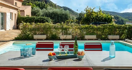 Maison dans le sud de la France avec piscineprivée