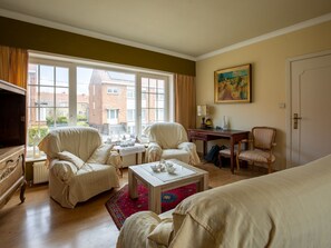 3 bedrooms, WiFi - Nice holiday home in Ostend by the sea with a terrace (Oostende)