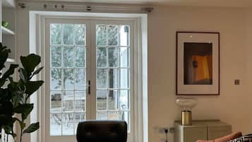 Appartement, 1 très grand lit | Intérieur