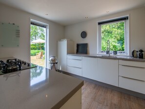 Fridge, microwave, oven, stovetop - Villa near Veerse Meer with Garden Views (Kamperland)