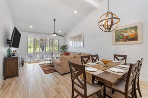 Unclassified image, 3 of 44, button