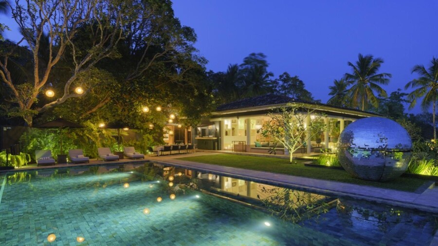 Cool and Contemporary Hilltop Villa With Ocean Views