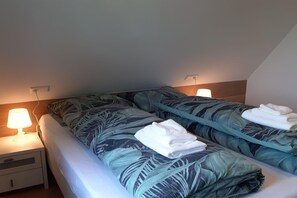 2 bedrooms, iron/ironing board, travel crib, free WiFi