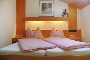 Free WiFi - Chalet in Dienten with Ski-In Access & Sauna (Dienten am Hochkönig)