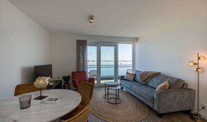 Smart TV - Apartment Sint Annaland with Marina Views (St. Annaland)