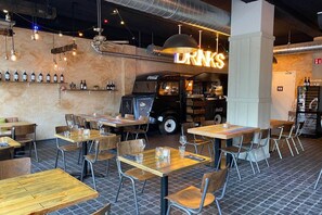 Dining - Modern Retreat in Maastricht (Maastricht)