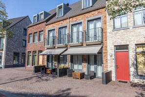 Exterior - Modern Retreat in Maastricht (Maastricht)