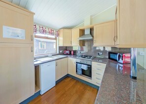 Fridge, oven, stovetop, toaster - 2 bedroom accommodation in Carnforth (Carnforth)