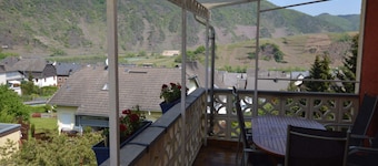 Attraktives Ferienhaus in Bremm an der Mosel mit Garten