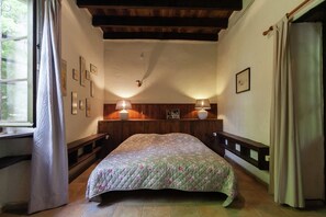 1 bedroom, travel crib, free WiFi