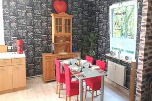 Dining - Delightful Apartment in Goslar with Garden and Terrace (Goslar)