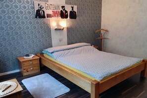 2 bedrooms, iron/ironing board, travel crib, free WiFi