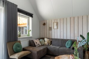 Smart TV - Beautiful house in Kerkdriel on the waterfront (Kerkdriel)