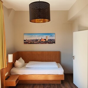 1 bedroom, desk, WiFi, bed sheets