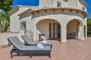 Terrace/patio - LOXI, beautiful villa in Cumbre del Sol for 6 pax with private pool and sea views. (Benitachell)