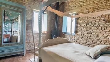 3 bedrooms, iron/ironing board, WiFi