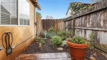 Deluxe Studio Suite | Terrace/patio