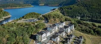 Modern takvåning med utsikt över Rurdalen