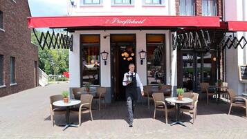 Buiten dineren
