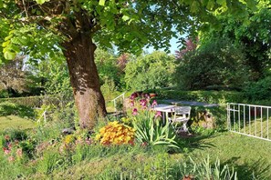 Property grounds - Cottage in Auvergne near Puy Mary (St Cirgues de Malbert)