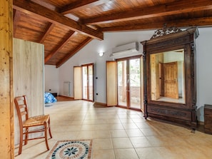 Interior - Chalet in Motta Santa Lucia in greenery (Motta Santa Lucia)