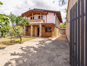 Exterior - Chalet in Motta Santa Lucia in greenery (Motta Santa Lucia)