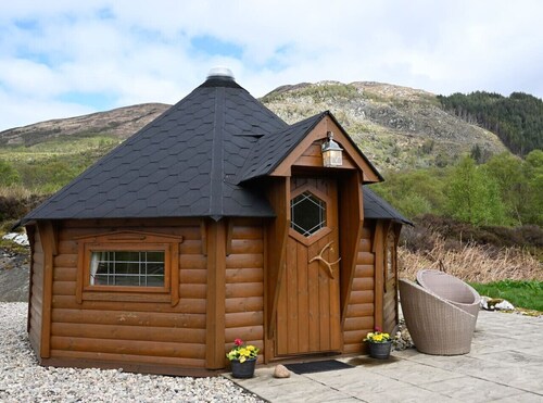 Leven View Lodges near Glencoe No2 Callart