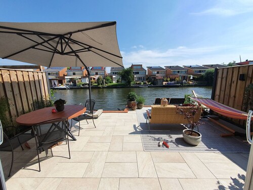 Spacious Holiday Home in Alkmaar with Garden