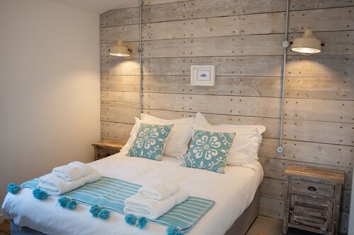 Sea Breezes by Inspire Stays - a home that sleeps 8 guests in 4 bedrooms
