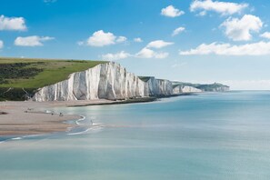 Beach - Bell Cottage by inspirestays.com - a cottage that sleeps 4 guests in 2 bedrooms (Alfriston)