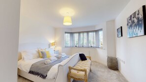 4 bedrooms, desk, iron/ironing board, WiFi