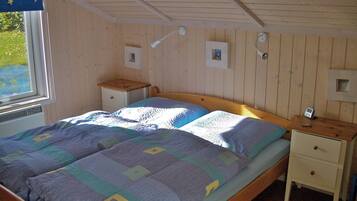 2 Schlafzimmer, Reisekinderbett, kostenloses WLAN, Bettwäsche