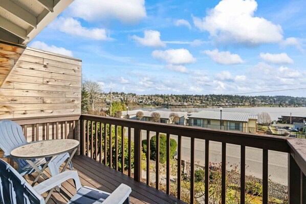 Property grounds - Waterview 2 Bedroom, Pet Friendly Duplex Unit (Bremerton)