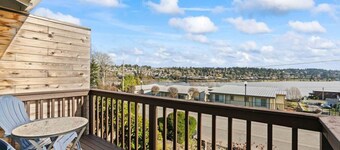 Waterview 2 Bedroom, Pet Friendly Duplex Unit