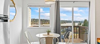 Waterview 2 Bedroom, Pet Friendly Duplex Unit