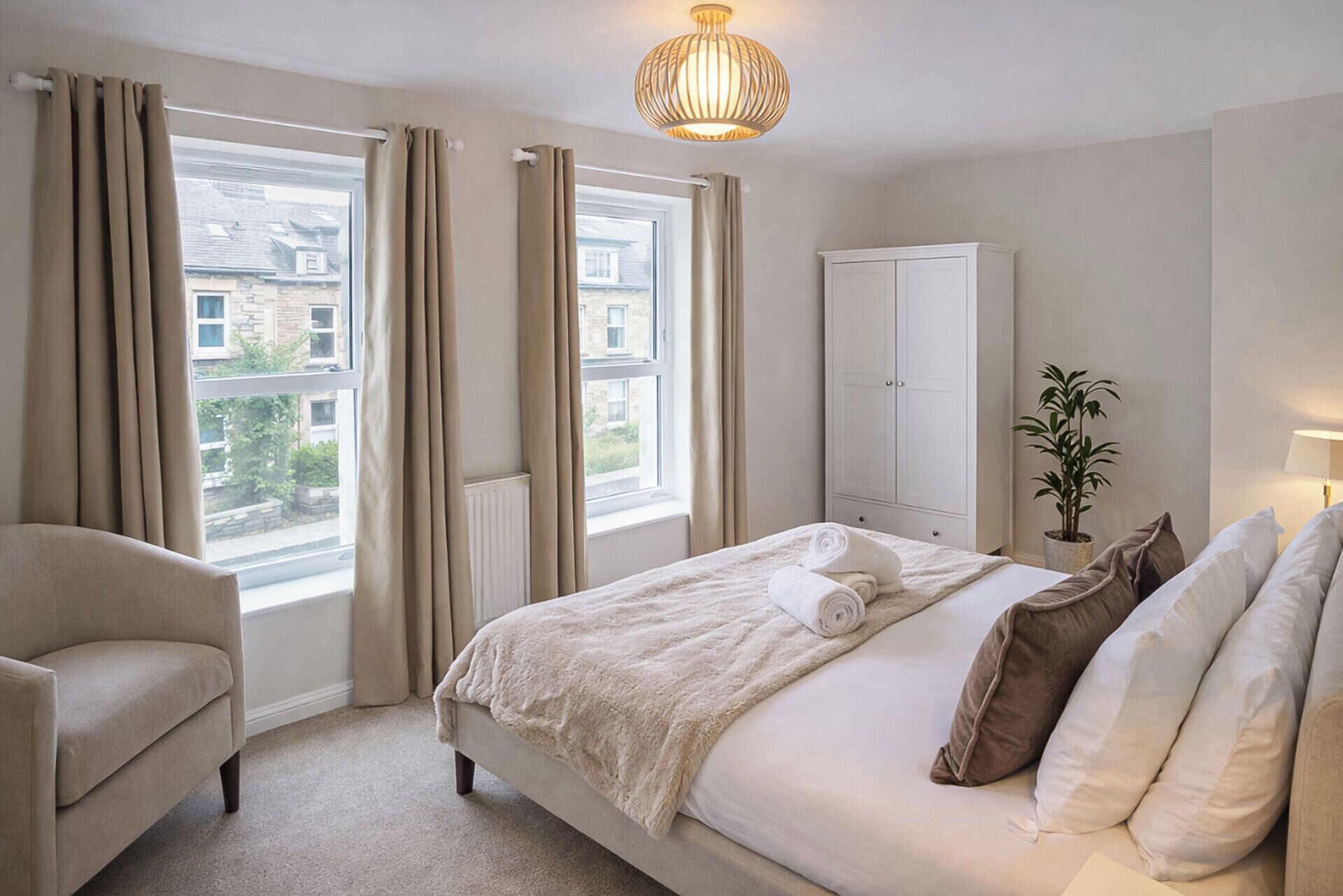 2 bedrooms, iron/ironing board, free WiFi, bed sheets