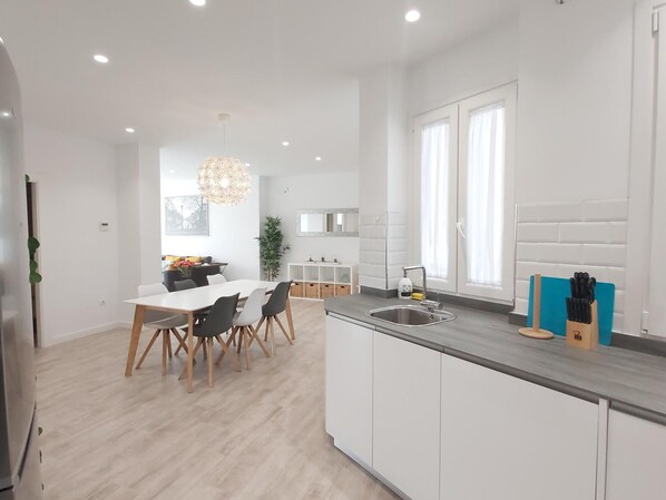 Fridge, microwave, oven, dishwasher