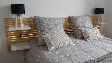 1 chambre, bureau, Wi-Fi gratuit, draps fournis