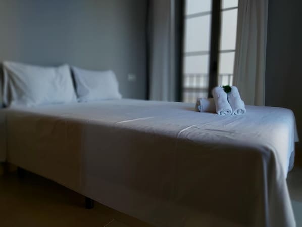 1 bedroom, iron/ironing board, free WiFi