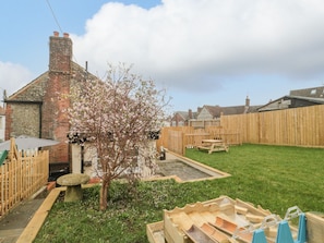 Cottage | Property grounds
