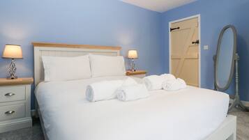 3 bedrooms, individually decorated, individually furnished, free WiFi