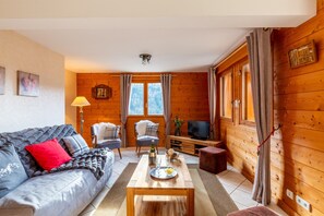 TV - Spacious Furnished Apartment – Aravis Range, Mountain Views (Saint jean de sixt)