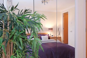 Apartment | 2 bilik tidur, seterika/papan seterika, Wi-fi percuma, cadar katil 