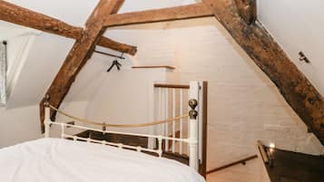 2 bedrooms, individually decorated, individually furnished, free WiFi