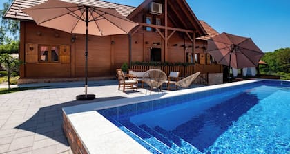 Rustic Cottage With Heated Pool