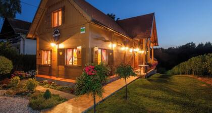 Rustic Cottage With Heated Pool