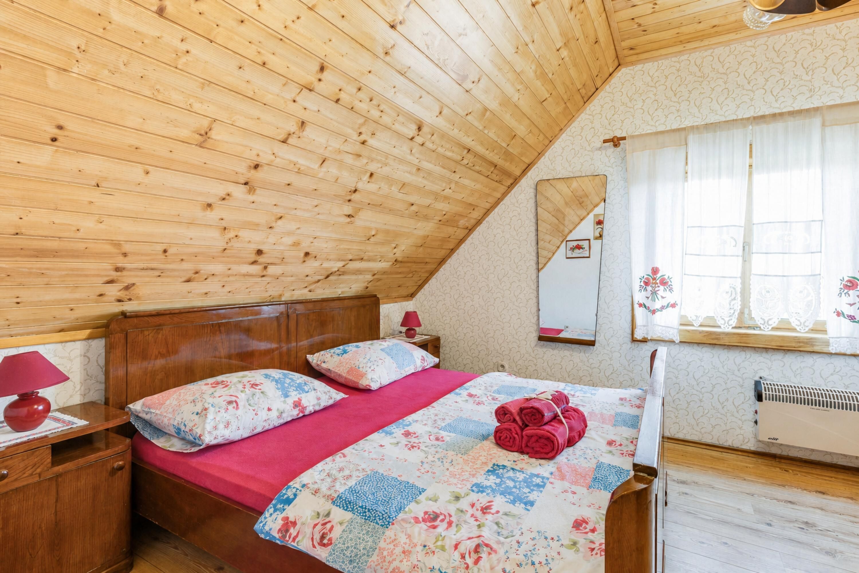 Family House, 4 Bedrooms, 2 Bathrooms, Mountainside (Rustic Cottage With Heated Pool) | 4 bedrooms