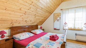 Family House, 4 Bedrooms, 2 Bathrooms, Mountainside (Rustic Cottage With Heated Pool) | 4 bedrooms