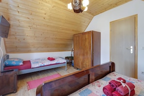 Family House, 4 Bedrooms, 2 Bathrooms, Mountainside (Rustic Cottage With Heated Pool) | 4 bedrooms, free WiFi, bed sheets